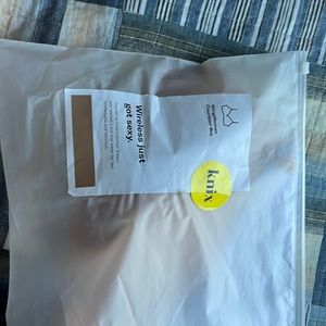 KNIX wingwoman contour bra in nude 3. SIZE 8 NWT